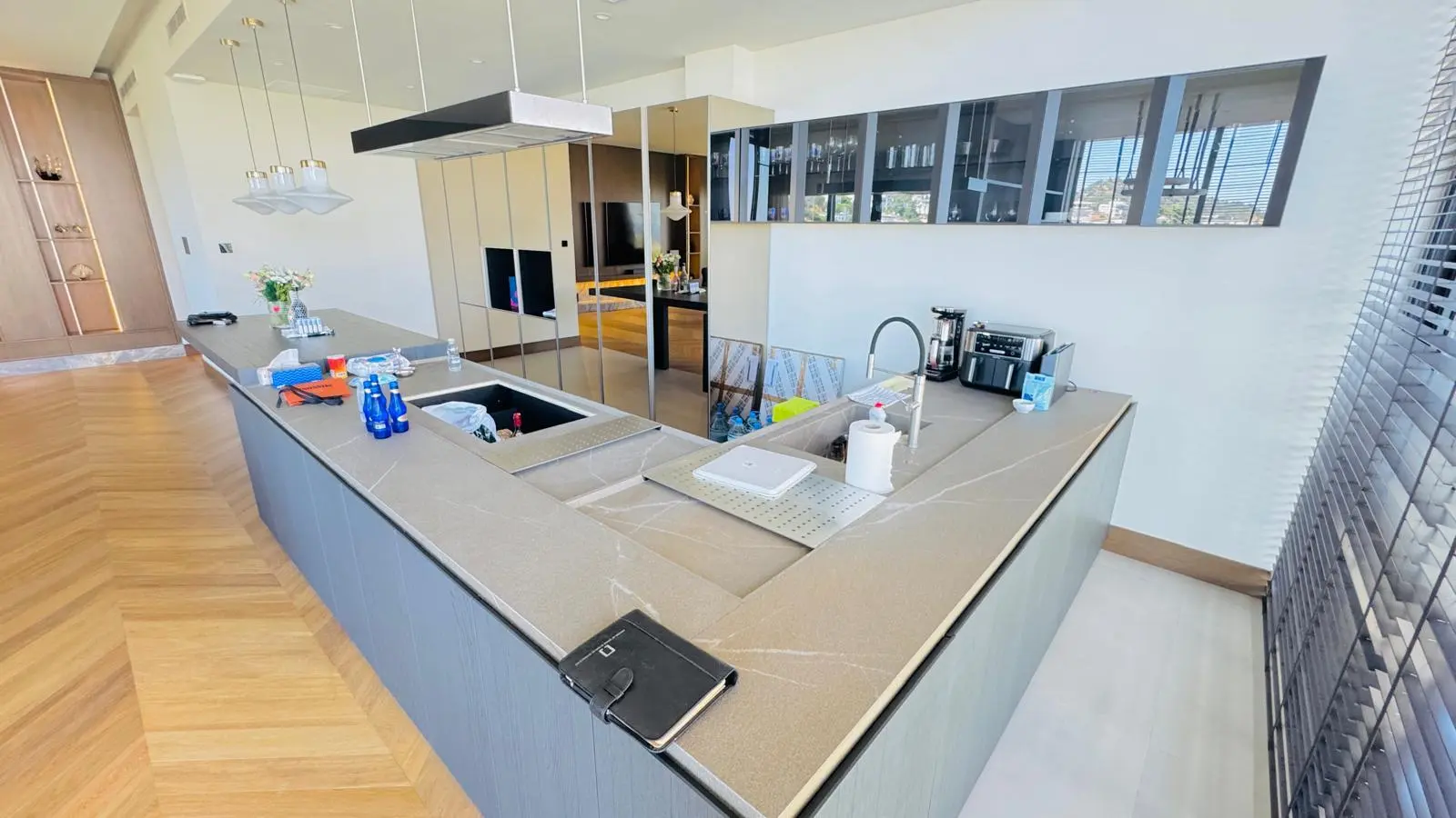Modern kitchen